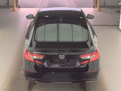 Used 2018 Honda Accord Sport image 8