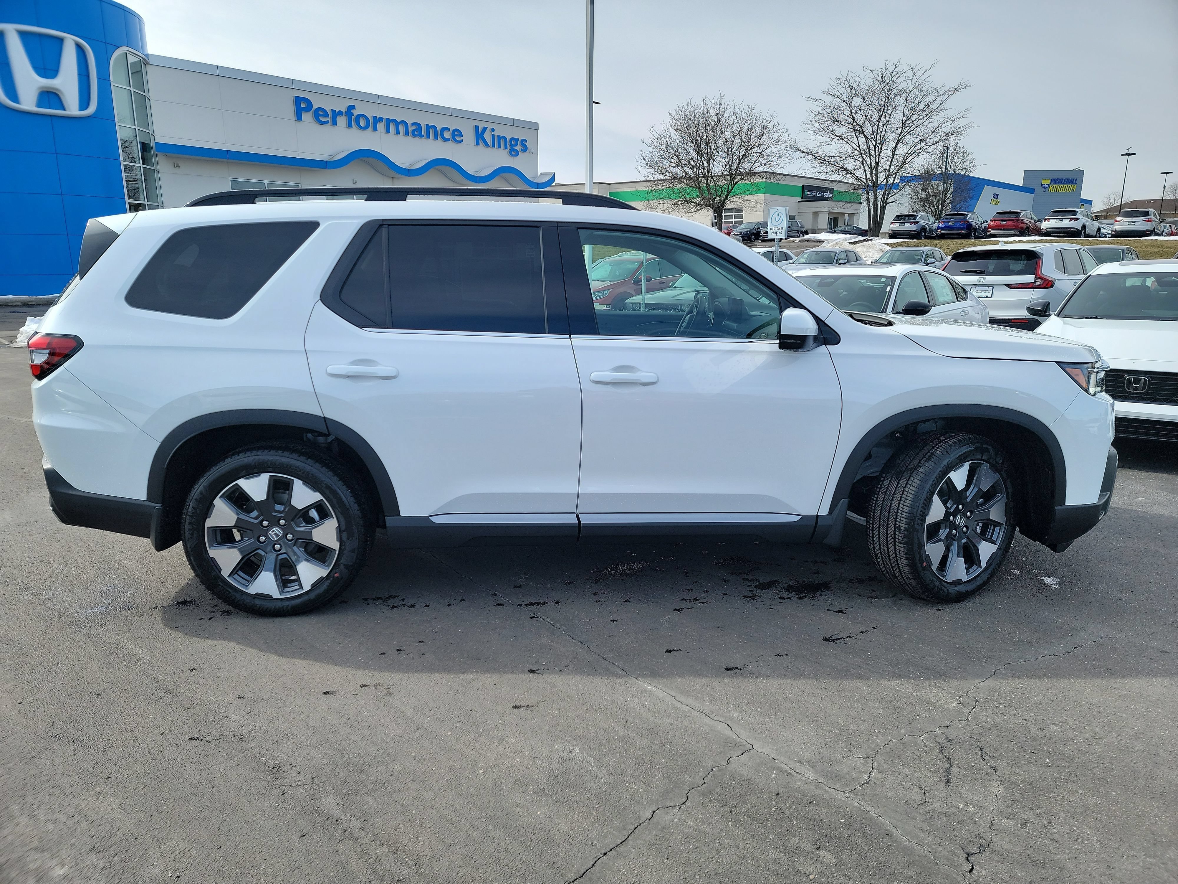 New 2026 Honda Pilot Touring image 28