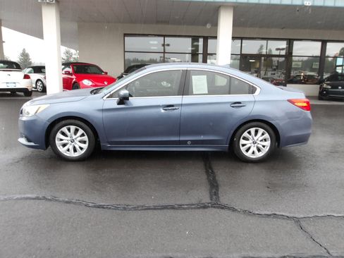 Used 2016 Subaru Legacy 2.5i Premium image 2