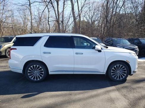 Used 2024 Hyundai Palisade Calligraphy image 2