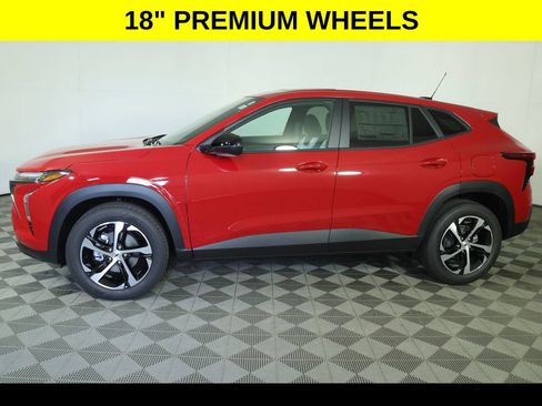 New 2026 Chevrolet Trax RS w/ Sunroof Package FWD image 7