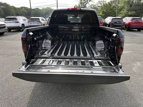 Used 2022 Nissan Frontier SV AWD/4WD image 7