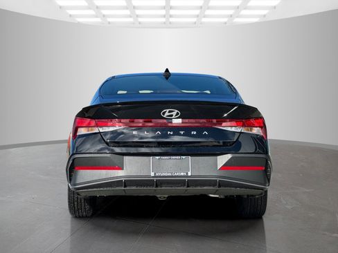 New 2025 Hyundai Elantra Sport image 5