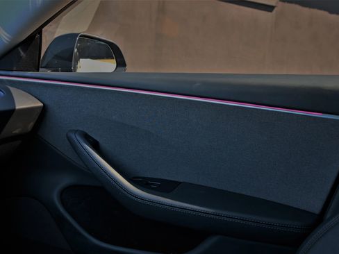 Used 2025 Tesla Model 3 Long Range image 19