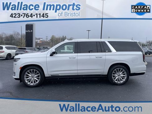 Used 2022 Cadillac Escalade ESV Premium Luxury w/ Performance Package image 3