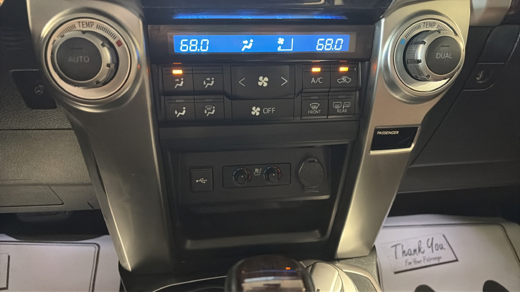 Used 2023 Toyota 4Runner Limited AWD/4WD image 32