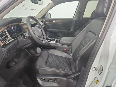 New 2026 Volkswagen Atlas SE image 9