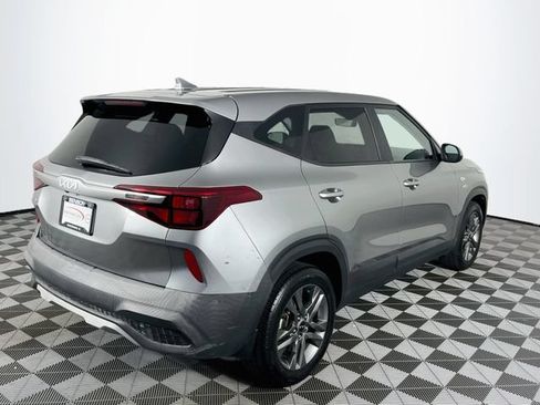 Used 2023 Kia Seltos LX AWD/4WD image 8