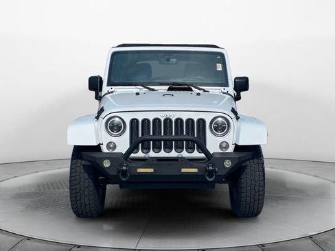Used 2015 Jeep Wrangler Unlimited Sahara w/ Connectivity Group AWD/4WD image 8