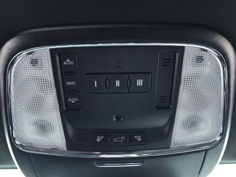 Used 2019 Jeep Grand Cherokee Trailhawk AWD/4WD image 19