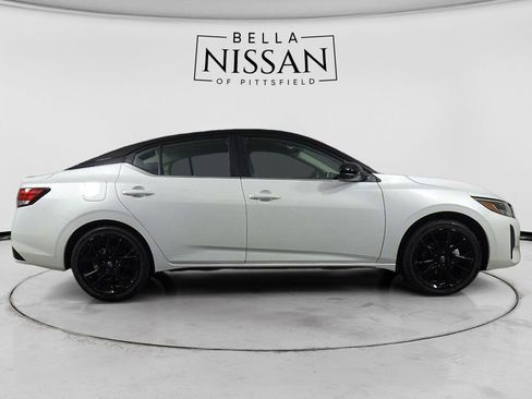New 2025 Nissan Sentra SR w/ Midnight Edition image 2