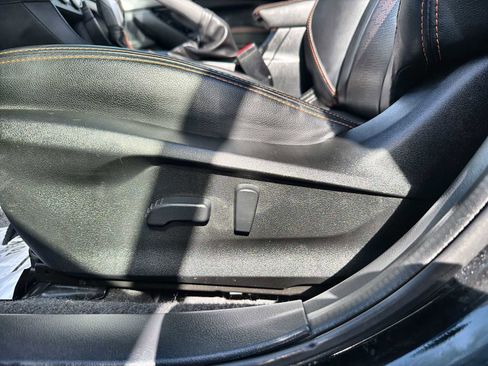 Used 2023 Subaru Crosstrek 2.5i Limited AWD/4WD image 12