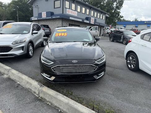 Used 2017 Ford Fusion Titanium FWD image 4