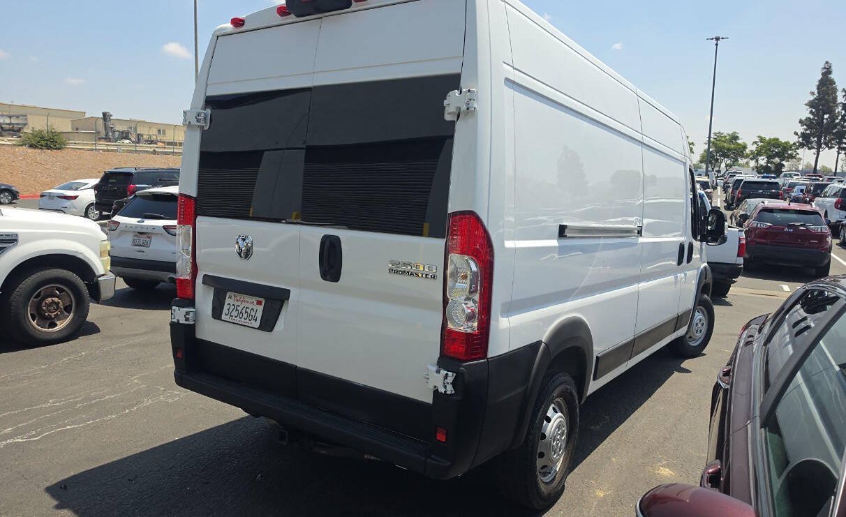 Used 2023 RAM ProMaster 2500 FWD image 2