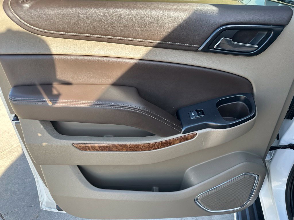 Used 2019 Chevrolet Suburban Premier AWD/4WD image 23
