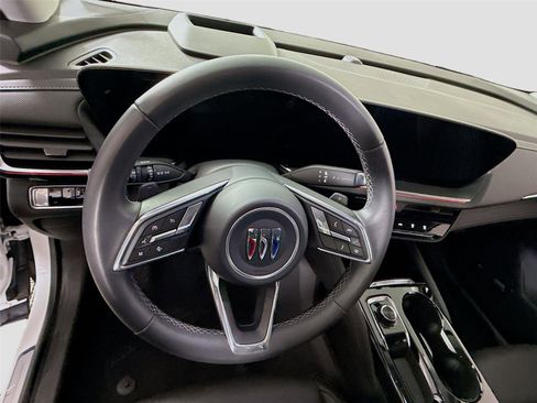 Used 2025 Buick Envision Preferred image 5