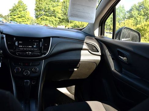 Used 2017 Chevrolet Trax LS FWD image 20
