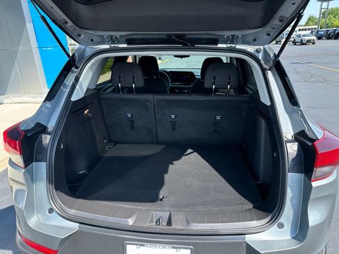 Used 2024 Chevrolet TrailBlazer LS w/ LS Convenience Package FWD image 9