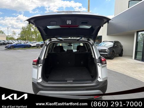 Used 2023 Nissan Rogue SV AWD/4WD image 15