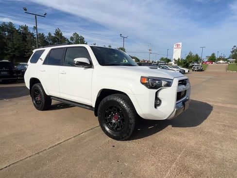 Used 2024 Toyota 4Runner TRD Off-Road Premium w/ Moonroof Package AWD/4WD image 8