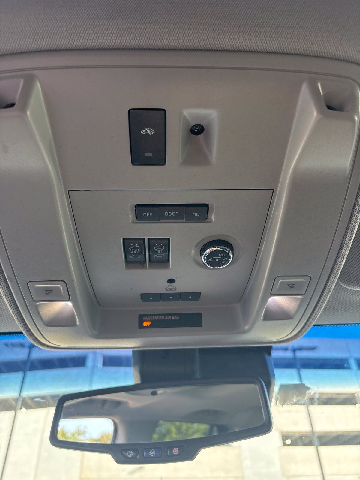 Used 2016 Cadillac Escalade Luxury AWD/4WD image 17