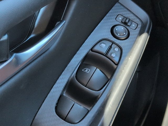 Used 2025 Nissan Sentra SV FWD image 22