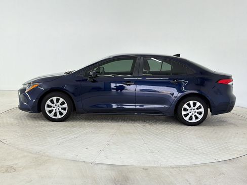 Used 2024 Toyota Corolla LE image 2