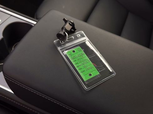 Used 2023 Tesla Model 3 Standard Range image 18