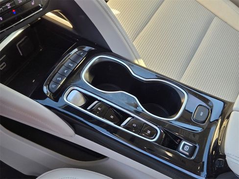 Used 2023 Buick Envision Preferred image 11