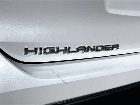 Certified 2024 Toyota Highlander XSE AWD/4WD image 30