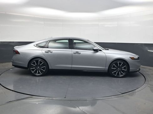 Certified 2023 Honda Accord Touring image 3