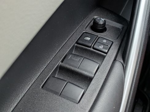 Used 2026 Toyota Corolla Cross L FWD image 25