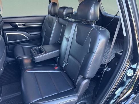 Used 2022 Kia Telluride LX image 12