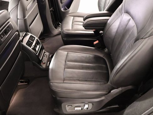 Used 2022 BMW X7 xDrive40i w/ M Sport Package image 14