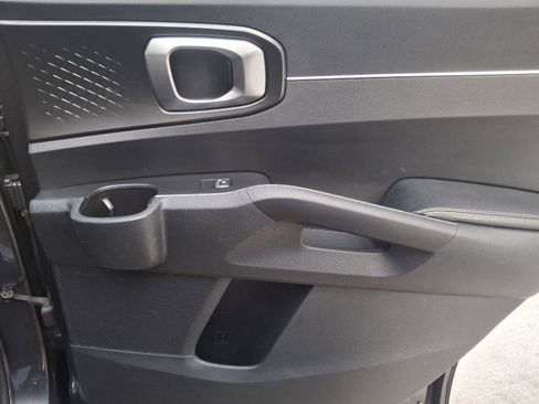 Used 2022 Kia Sorento LX image 19