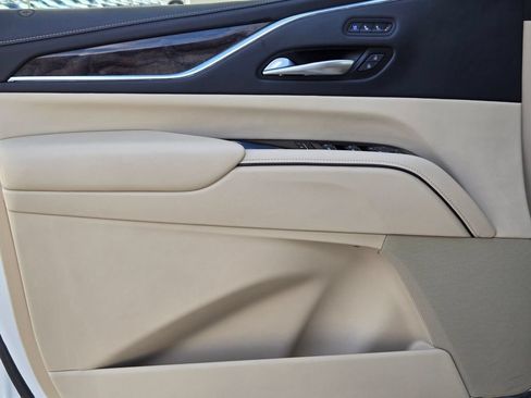 Used 2023 Cadillac Escalade Premium Luxury w/ Performance Package AWD/4WD image 11