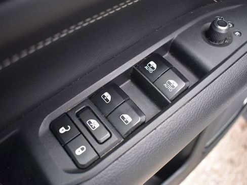 Used 2023 Jeep Compass Altitude w/ Sun and Sound Group image 25