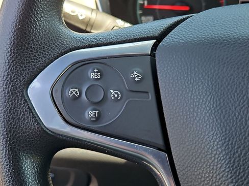 Used 2023 Chevrolet Traverse LS FWD image 22