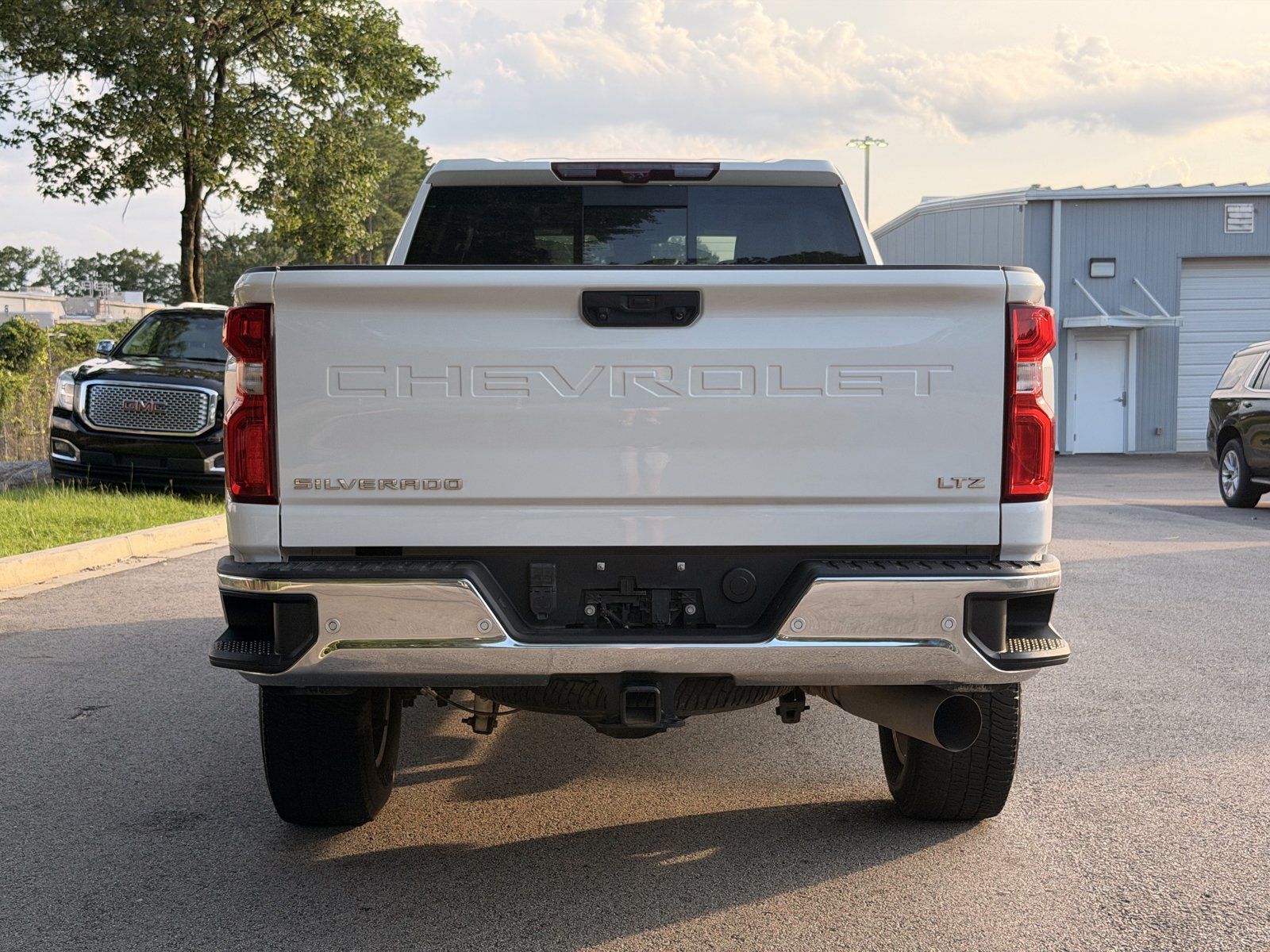Used 2024 Chevrolet Silverado 3500 LTZ w/ LTZ Premium Package AWD/4WD image 11