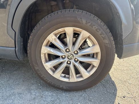 Used 2022 Toyota Corolla Cross LE FWD image 16