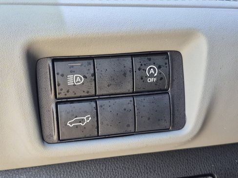 Used 2023 Toyota Highlander XLE AWD/4WD image 37