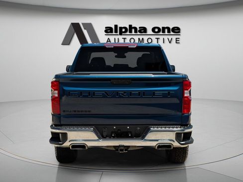 Used 2023 Chevrolet Silverado 1500 LT AWD/4WD image 8