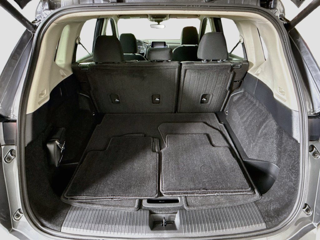 Certified 2025 Nissan Rogue SV FWD image 27