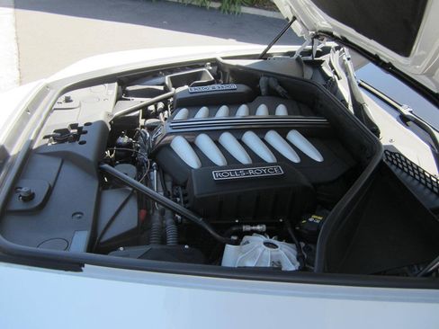 Used 2016 Rolls-Royce Dawn RWD image 15
