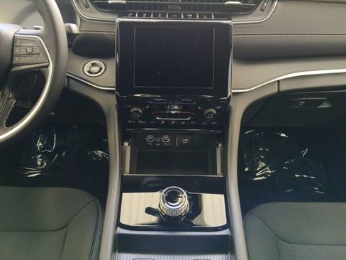 New 2026 Jeep Grand Cherokee Laredo X RWD image 3