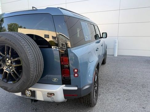 Used 2023 Land Rover Defender 110 SE AWD/4WD image 7