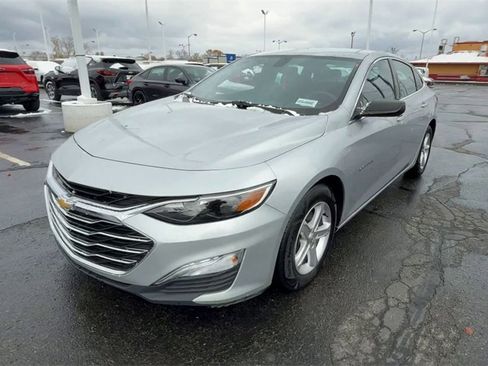 Used 2021 Chevrolet Malibu LS image 4
