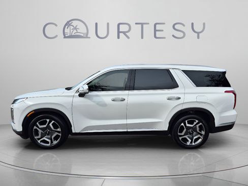 Used 2024 Hyundai Palisade Limited FWD image 2