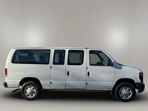 Used 2014 Ford E-250 and Econoline 250 w/ Power Group image 2