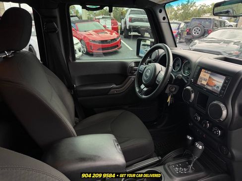 Used 2018 Jeep Wrangler Unlimited Sport AWD/4WD image 36